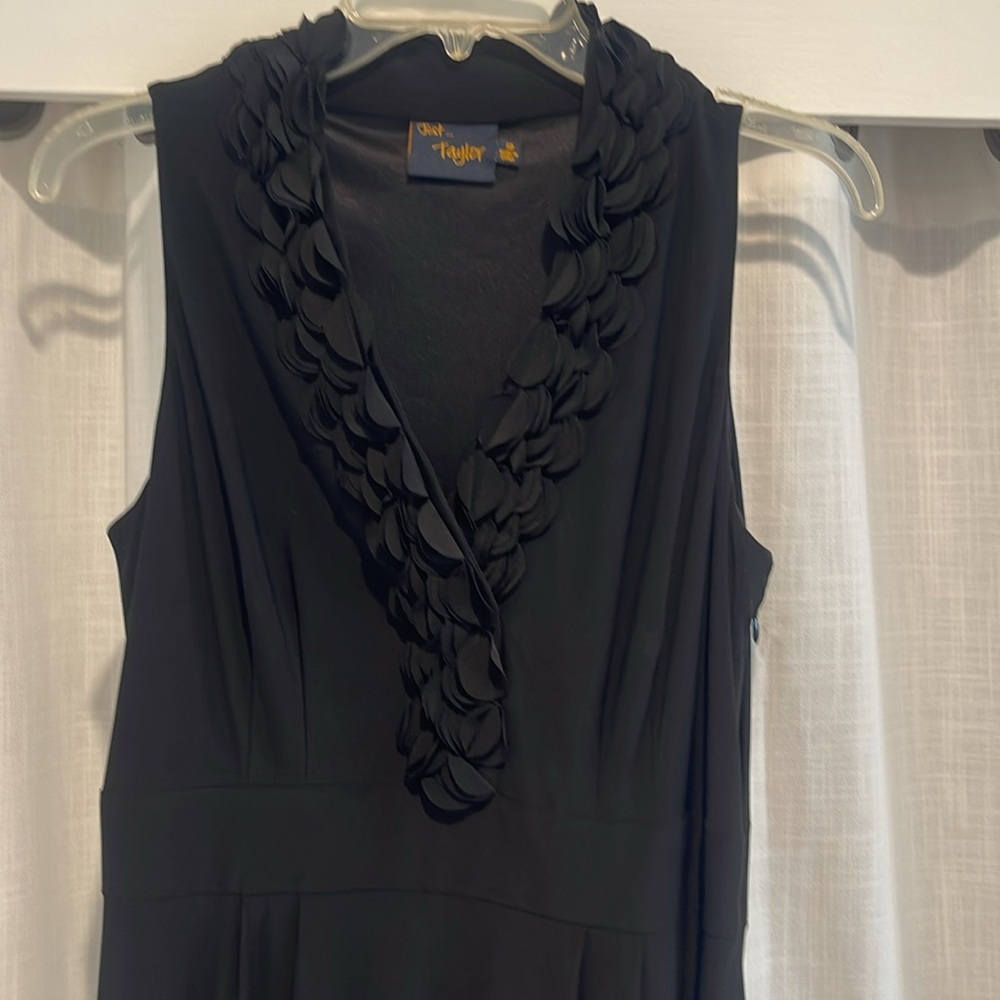 Just Taylor women’s black floral ruffle neck sleeveless lined dress sz 10